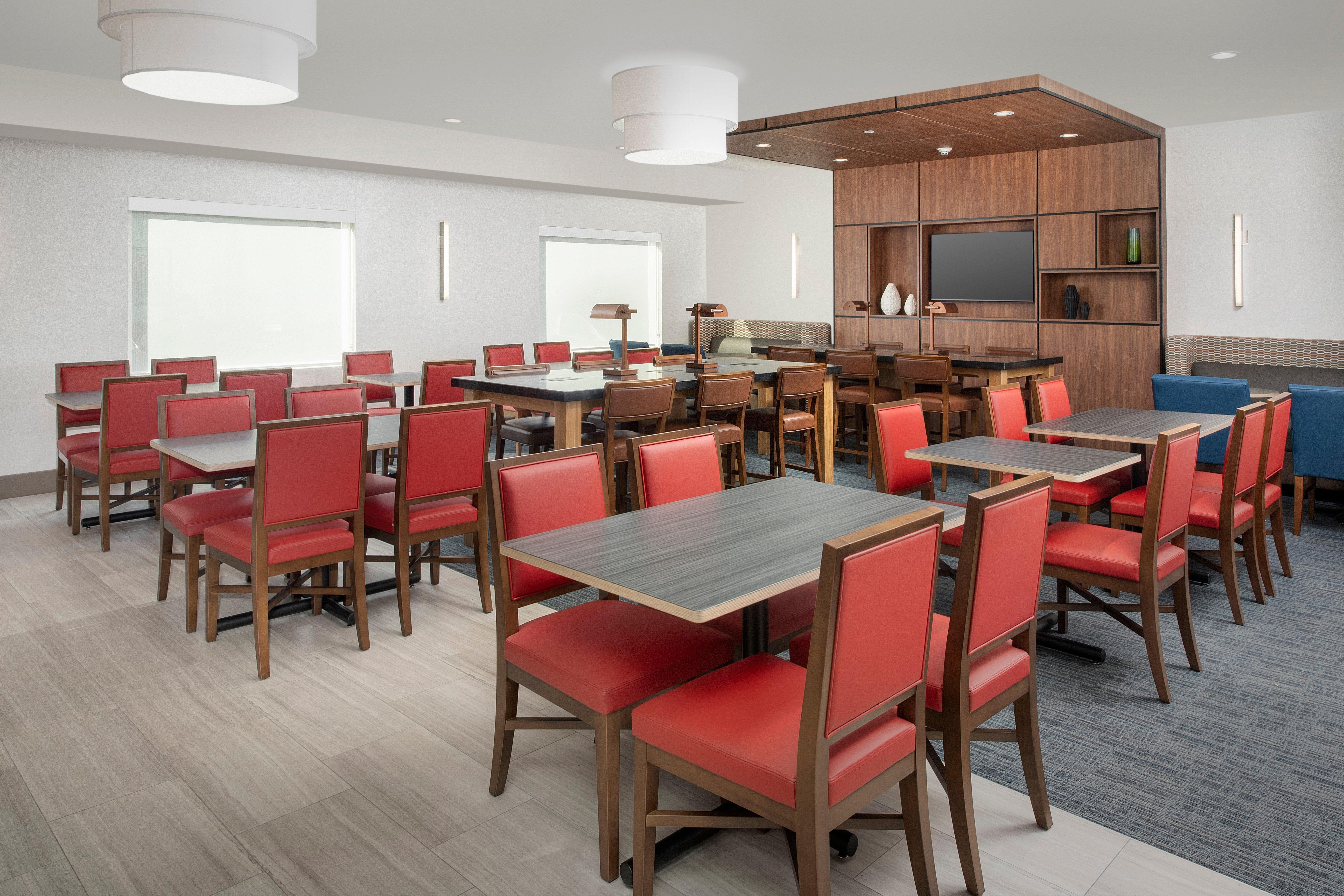 Holiday Inn Express Puyallup By Ihg Exterior photo